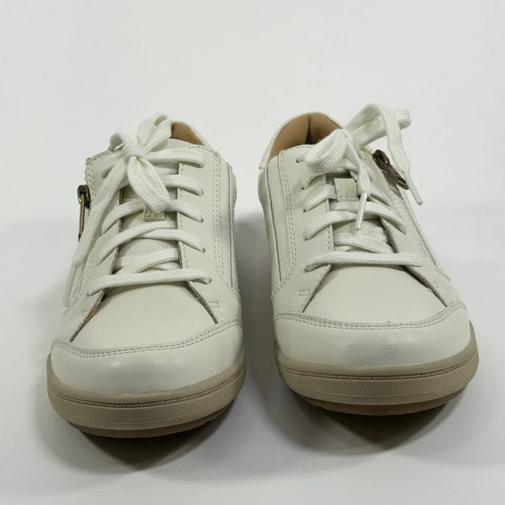 Clarks Size-8.5M Women's Bryianne Bayla Round Toe Off White Leather Sneakers